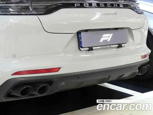 Porsche Panamera — Фото автомобиля 3