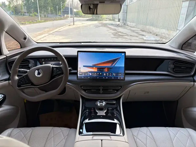Denza Denza D9 2022 DM-i 970 AWD Flagship — Фото автомобиля 9