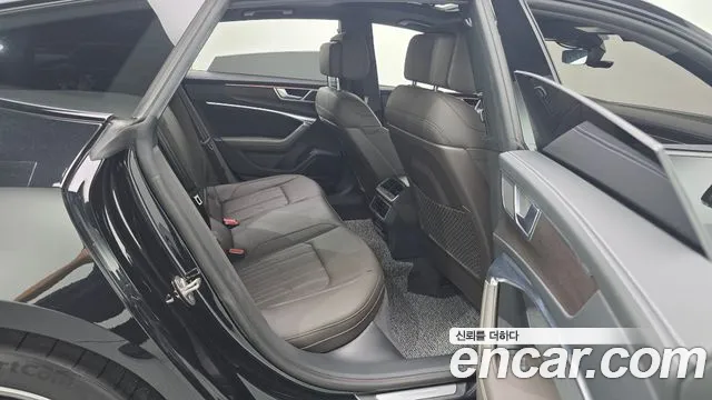 Audi A7 4K — Фото автомобиля 23