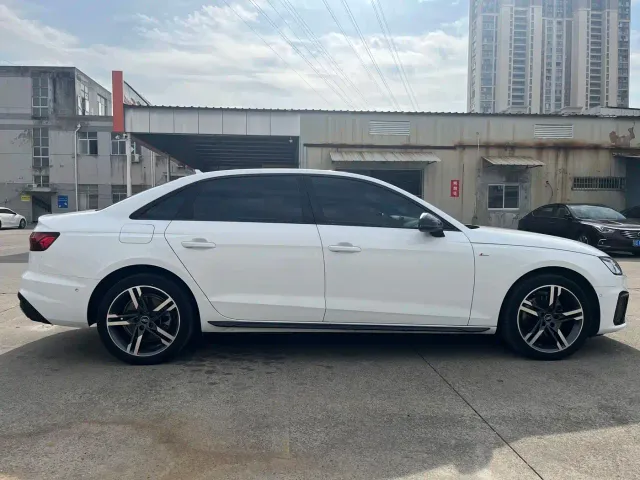 Audi A4L — Фото автомобиля 13