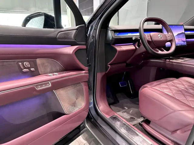 Nio ES8 — Фото автомобиля 12
