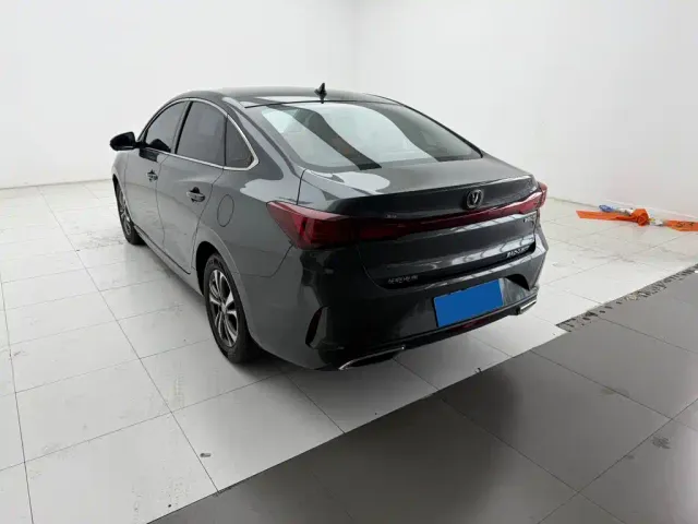 Changan Eado — Фото автомобиля 8