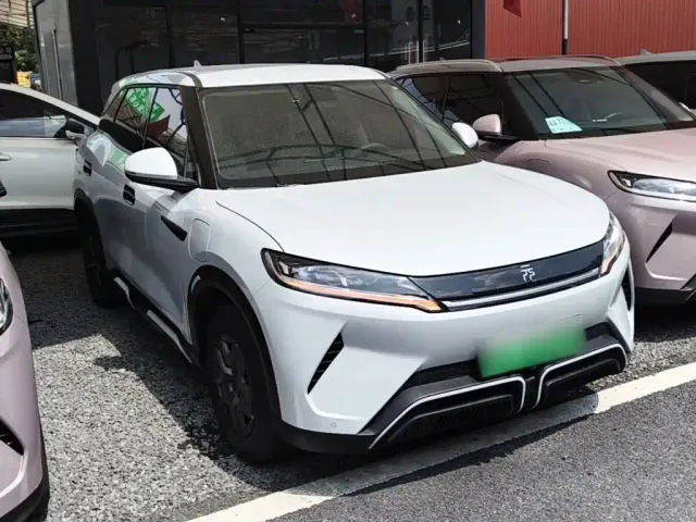 BYD Yuan UP — Фото автомобиля 3