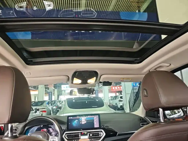 BMW iX3 — Фото автомобиля 17