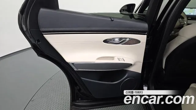 Genesis GV70 Electrified GV70 — Фото автомобиля 14