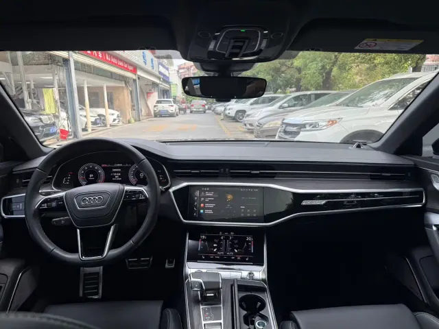 Audi A6L — Фото автомобиля 13