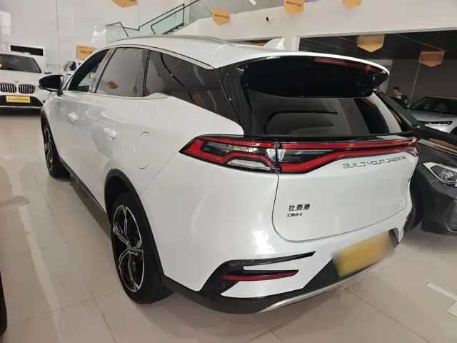 BYD Tang — Фото автомобиля 9