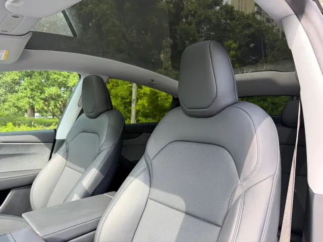 Tesla Model Y — Фото автомобиля 7