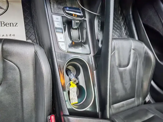 Hyundai Elantra — Фото автомобиля 19