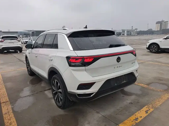 Volkswagen T-Roc — Фото автомобиля 4