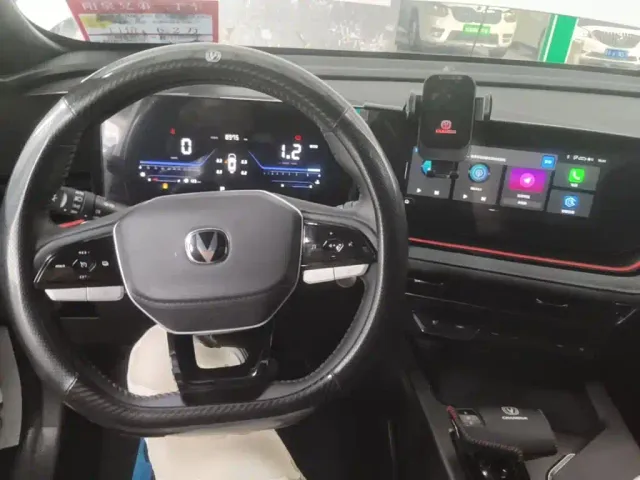 Changan X5 Plus — Фото автомобиля 9