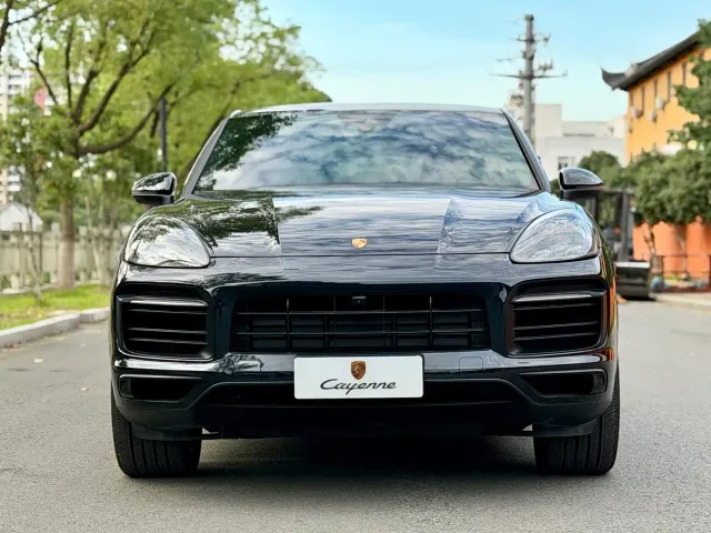 Porsche Cayenne — Фото автомобиля 2