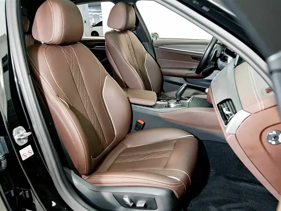 BMW BMW 5 Series 2022 Facelift 530Li Leading M Sport Package — Фото автомобиля 19