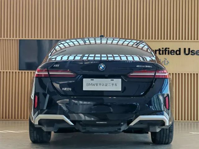 BMW i5 — Фото автомобиля 6