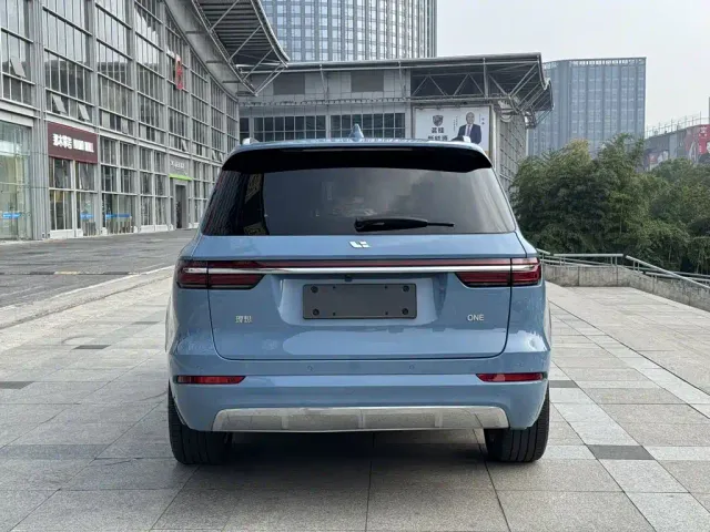 Li Auto ONE — Фото автомобиля 4