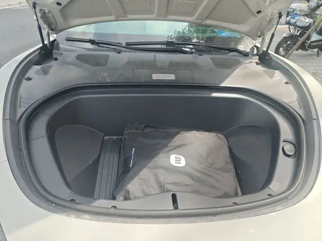 Xiaomi SU7 — Фото автомобиля 21