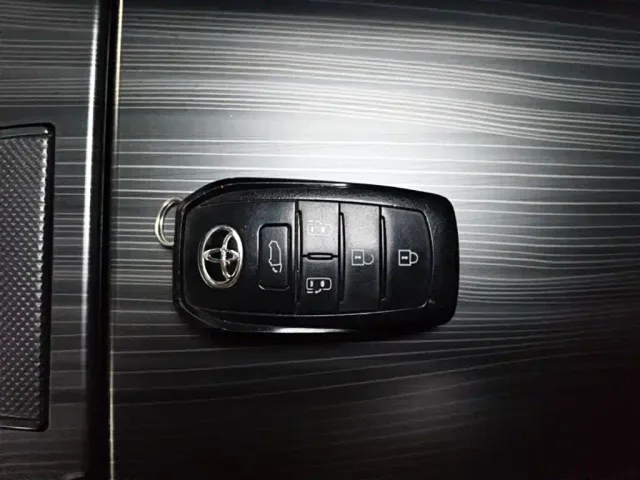 Toyota Sienna — Фото автомобиля 8