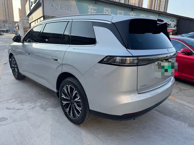 Dongfeng E8 M8 — Фото автомобиля 9