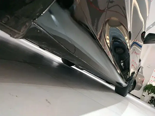 Tesla Model 3 — Фото автомобиля 20