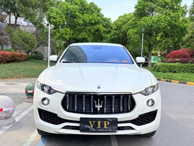 Maserati Levante — Фото автомобиля 2