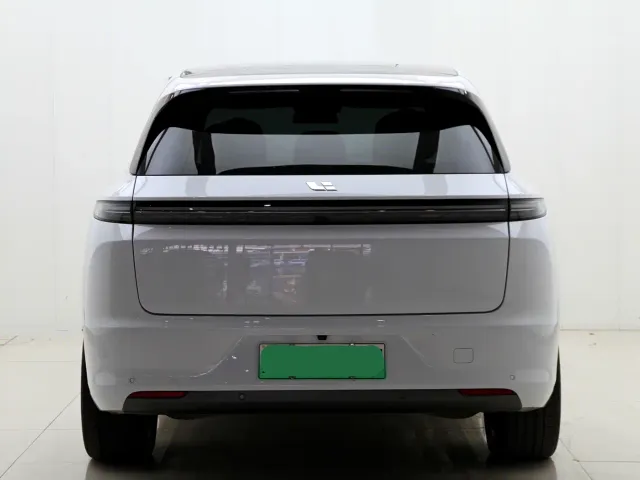 Li Auto L7 — Фото автомобиля 9