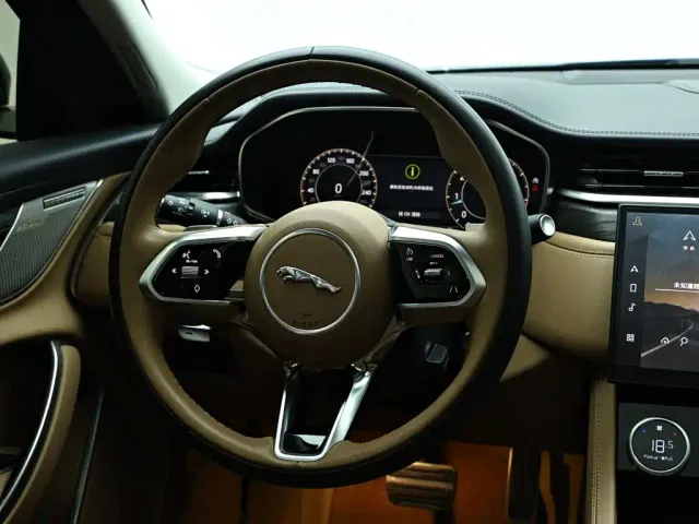 Jaguar XFL — Фото автомобиля 16