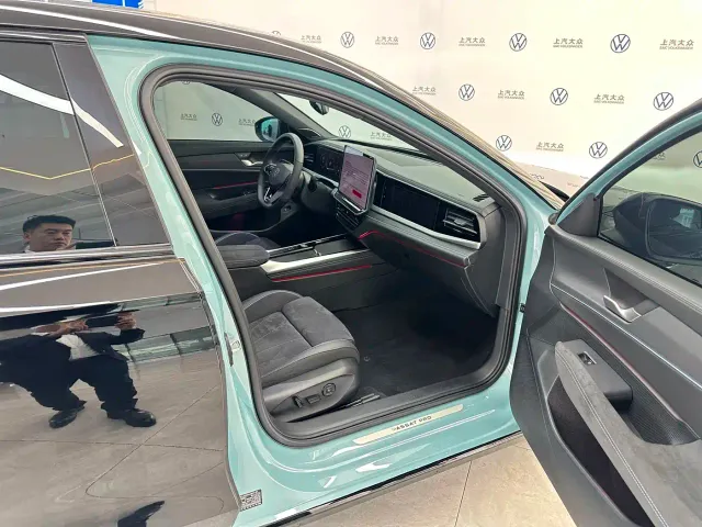 Volkswagen Passat — Фото автомобиля 15