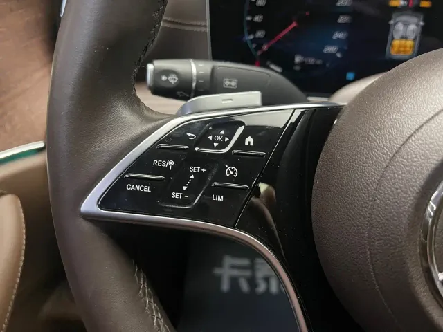 Mercedes-Benz E-Class — Фото автомобиля 29