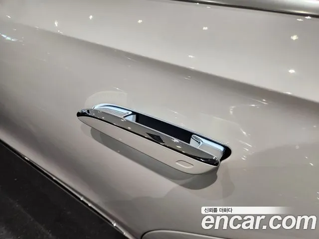 Mercedes-Benz E-Class — Фото автомобиля 14
