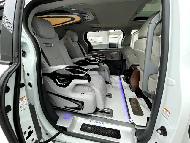 Toyota Sienna — Фото автомобиля 15