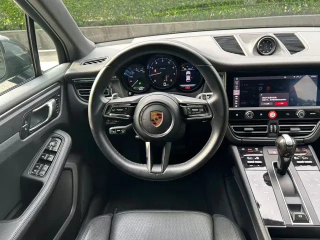 Porsche Macan — Фото автомобиля 12
