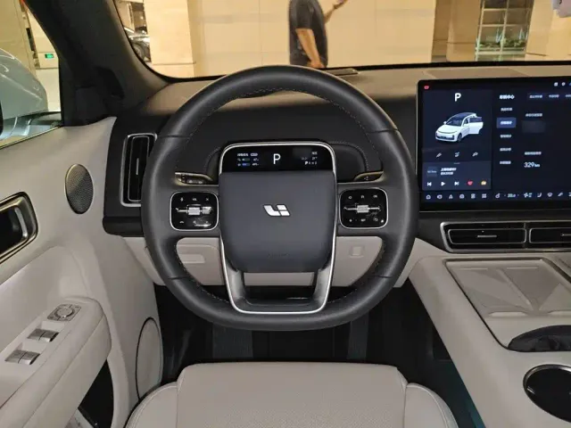 Li Auto L7 — Фото автомобиля 2