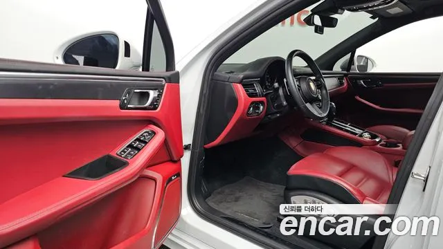 Porsche Macan — Фото автомобиля 9