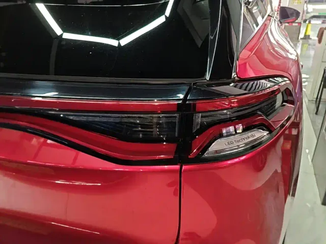 BYD Tang — Фото автомобиля 7