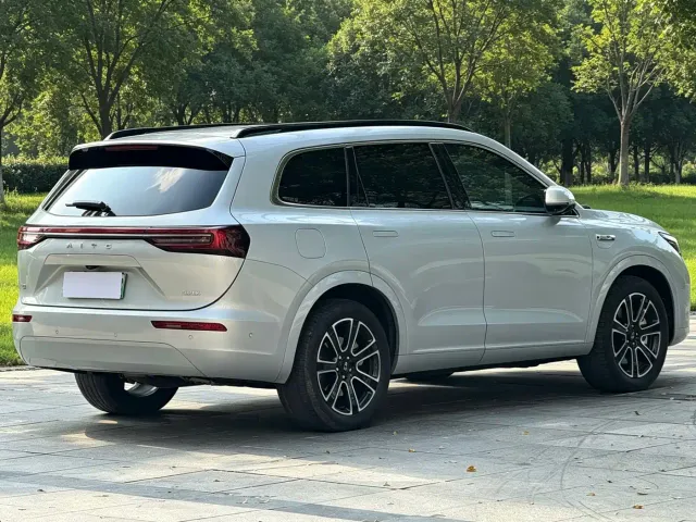 Aito M7 — Фото автомобиля 4