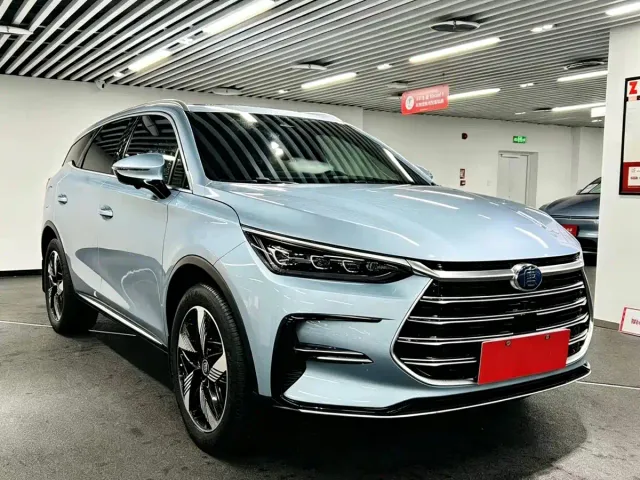 BYD Tang — Фото автомобиля 3
