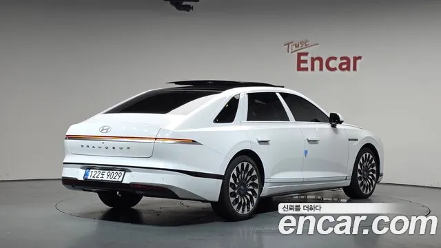Hyundai Grandeur Новый Grandeur (GN7) 2.5 Бензин 2WD — Фото автомобиля 2