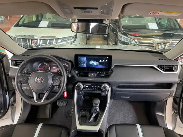 Toyota RAV4 — Фото автомобиля 16