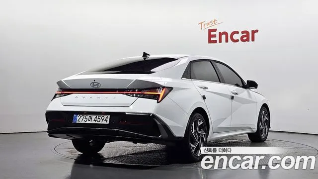 Hyundai Avante CN7 — Фото автомобиля 2
