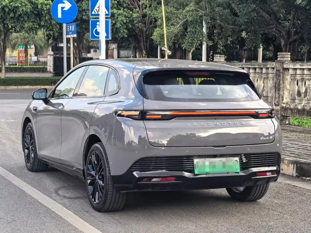 Leapmotor Leapmotor Lafa 5 2026 515 Standard Model — Фото автомобиля 6