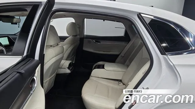 Hyundai Grandeur — Фото автомобиля 12