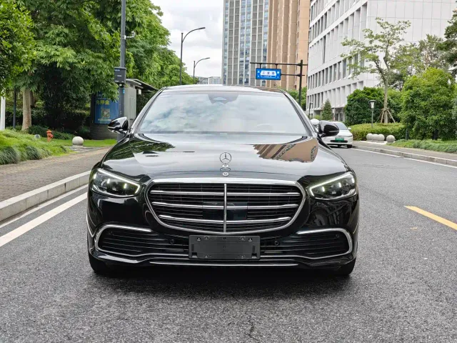 Mercedes-Benz S-Class — Фото автомобиля 2