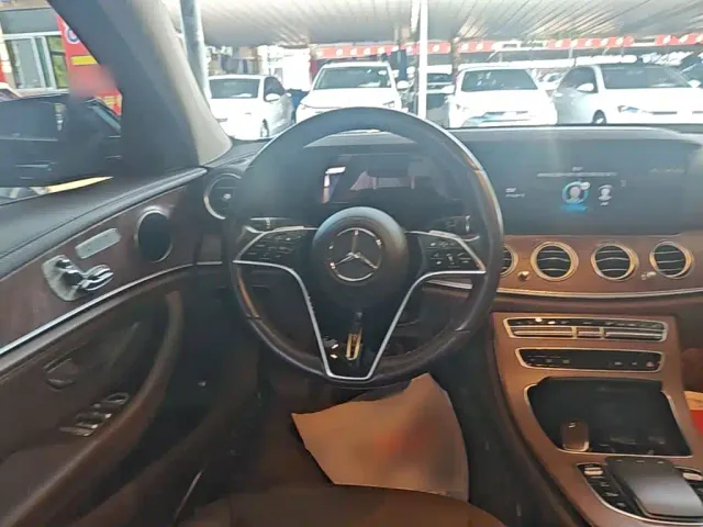 Mercedes-Benz E-Class — Фото автомобиля 10