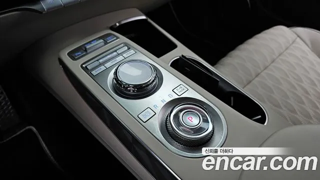 Genesis GV70 — Фото автомобиля 12