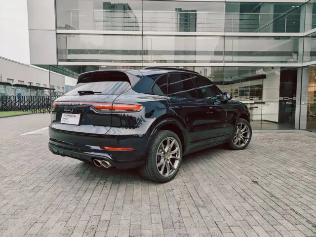 Porsche Cayenne — Фото автомобиля 4