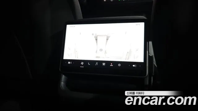 Tesla Model 3 — Фото автомобиля 26