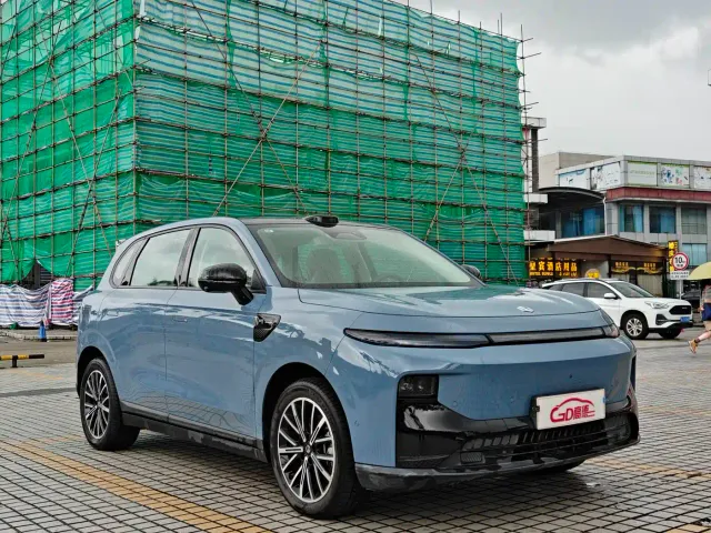 Leapmotor B10 — Фото автомобиля 3