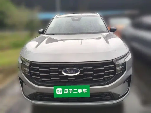 Ford Edge — Фото автомобиля 4