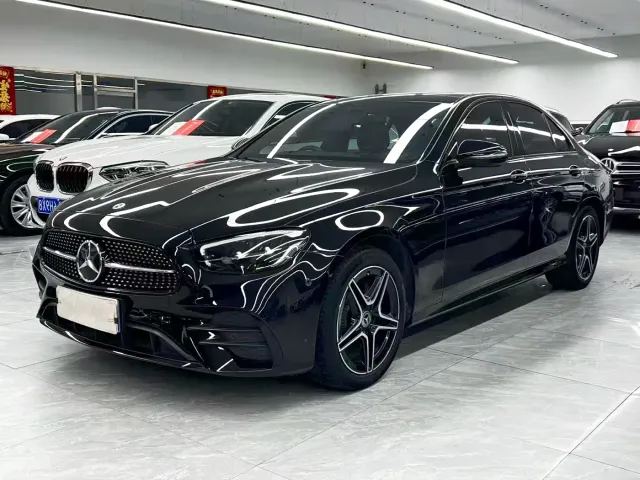Фотография автомобиля — Mercedes-Benz E-Class