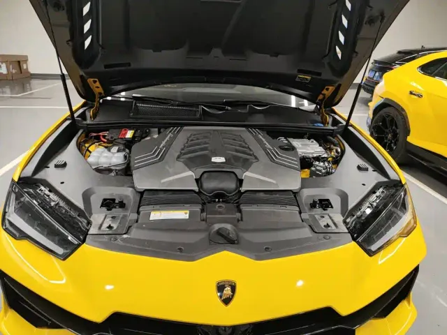 Lamborghini Urus — Фото автомобиля 12